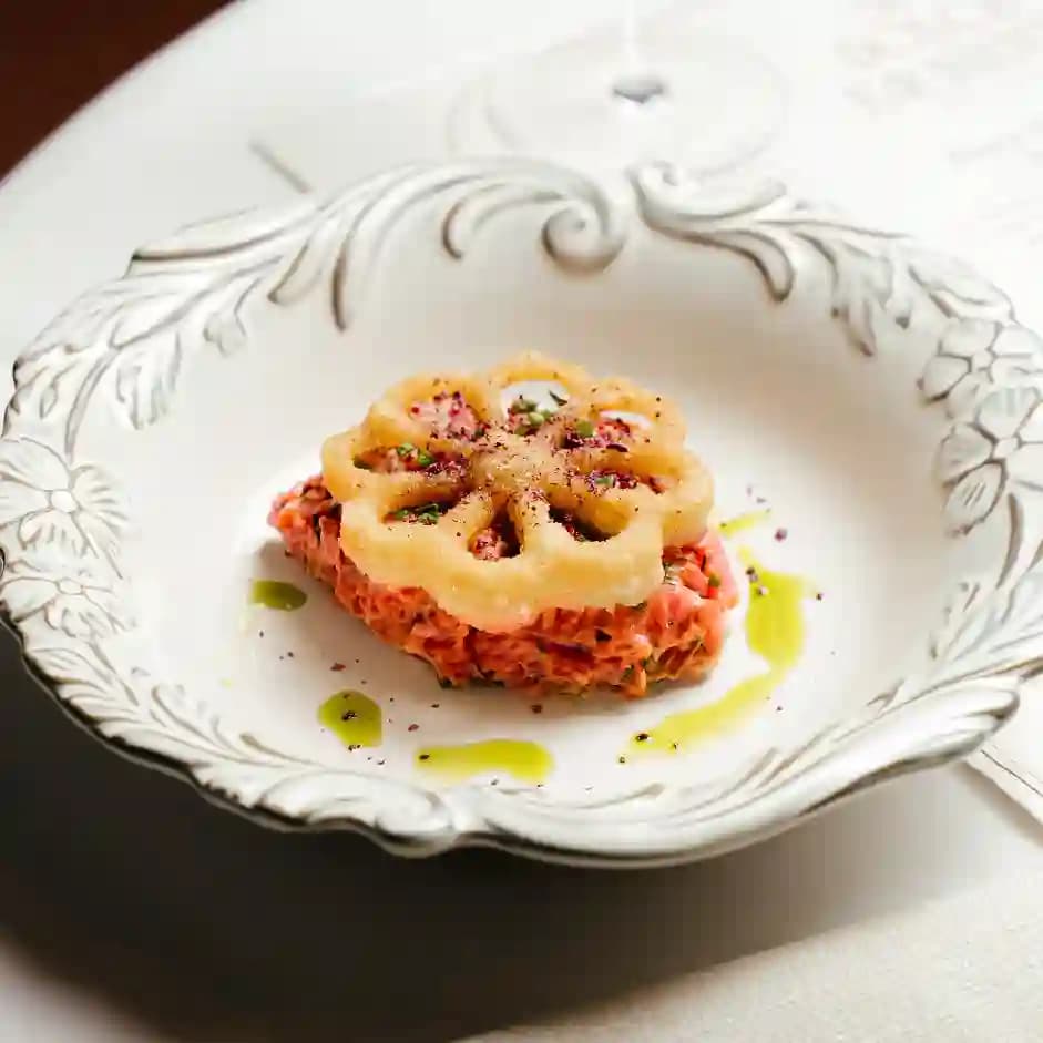 meals/20260721091422-spicy-tuna-tartare-with-parmesan-chips.webp
