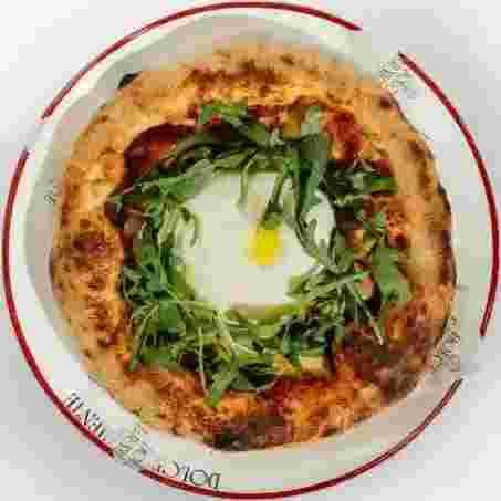 burrata-and-tomatoes-pizzette.webp