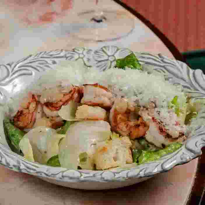 caesar-salad-with-grilled-shrimps.webp