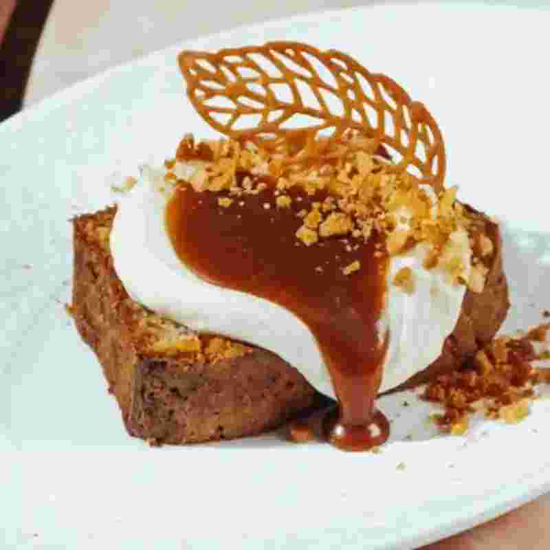 carrot-and-pear-cake-with-caramel.webp